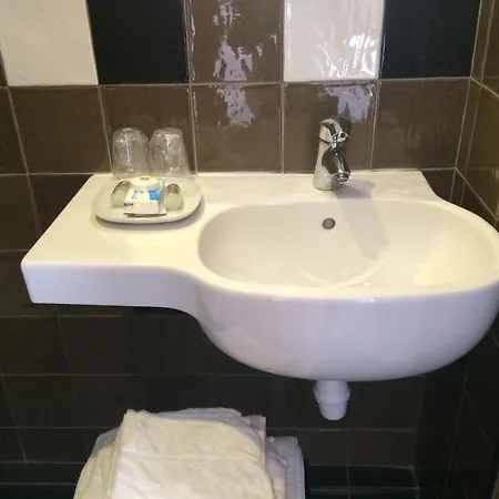 Monte-carlo מלון פריז